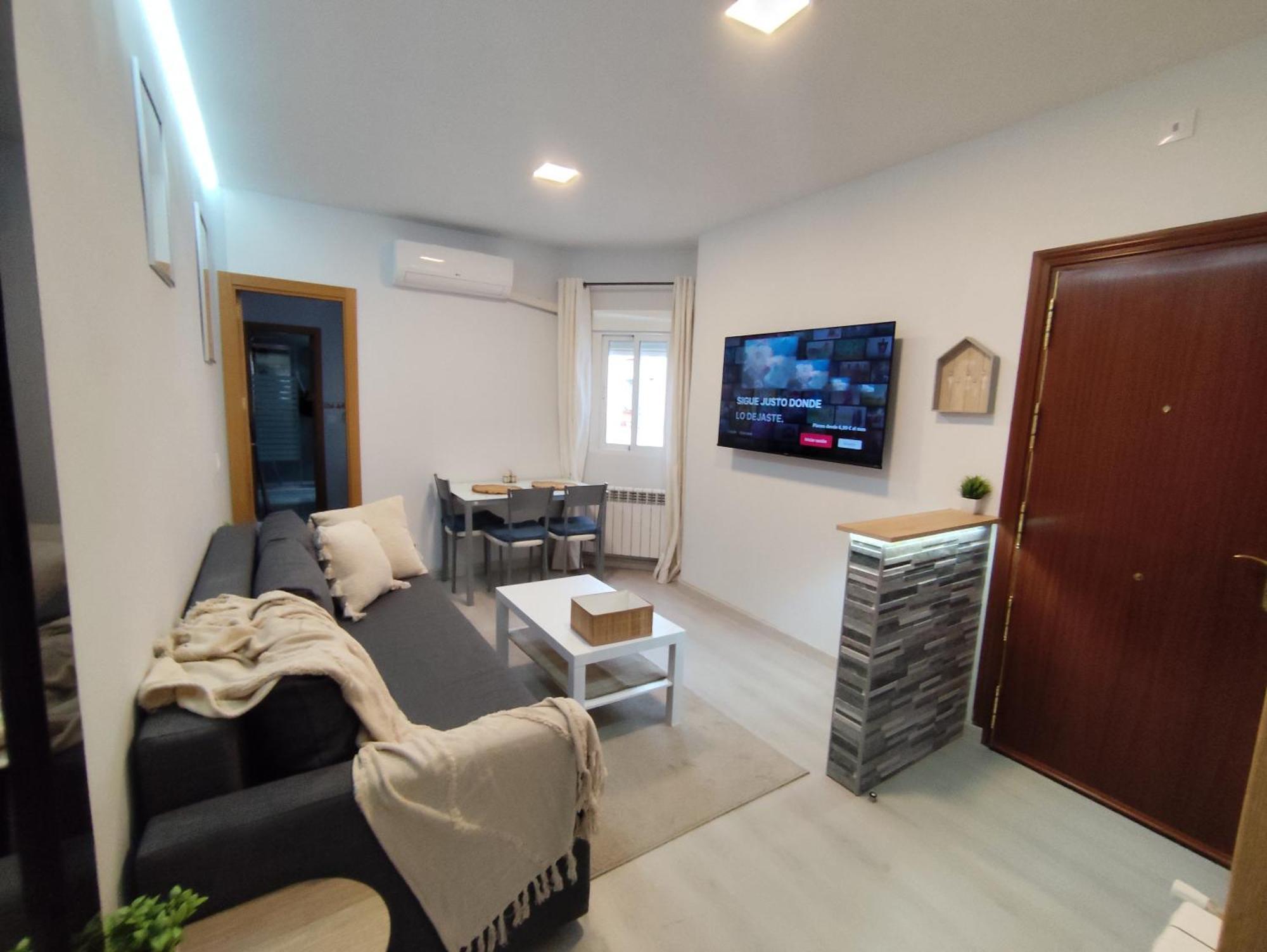 Cozy Apartment In The Heart Of มาดริด ภายนอก รูปภาพ