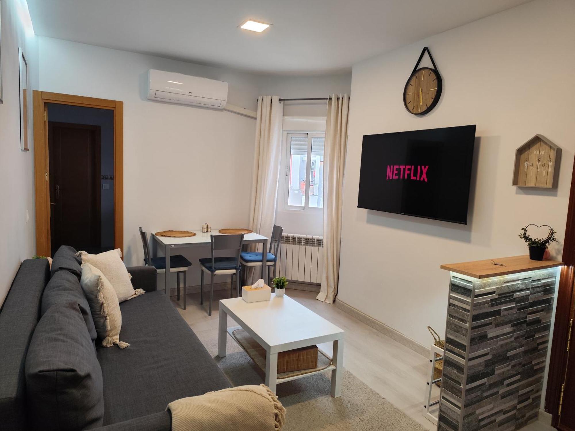 Cozy Apartment In The Heart Of มาดริด ภายนอก รูปภาพ